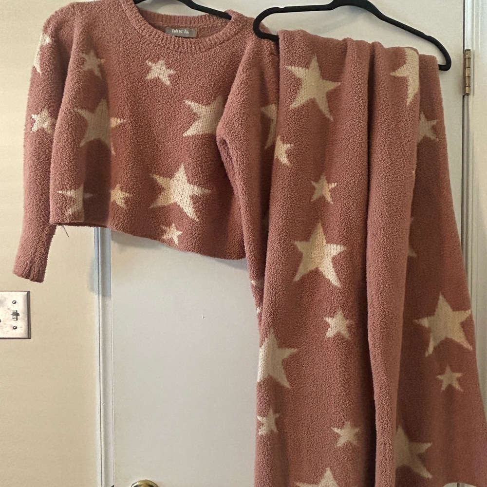 Tan Star Patterned Sweater and Pant Set